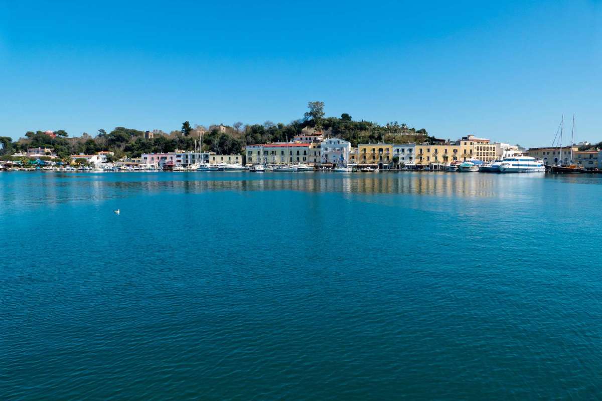 How to reach us How to reach us